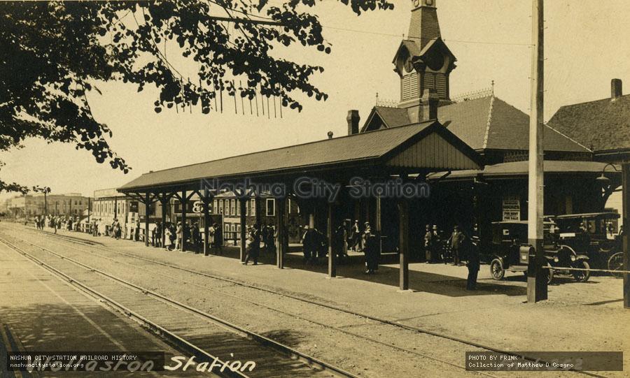 Postcard: Wollaston Station